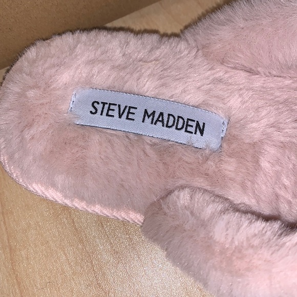 Steve Madden Kadyn Faux Fur Slipper Light Pink - Picture 4 of 8
